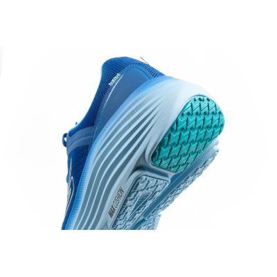 7. Skechers Max Cushioning Herren-Laufschuhe in Hellblau
