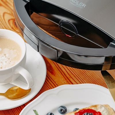 9. ADLER AD 3069 Sandwichmaker