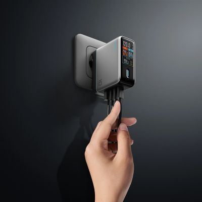 11. Cuktech AD1204U 120W Wandladegerät mit Display und USB-C-Kabel – Silber