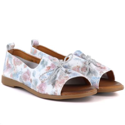 5. Isolierte Lackstiefeletten mit dekorativem Absatz Potocki W WOL99