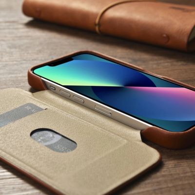 23. iCarer CE Oil Wax Premium Leather Folio Case iPhone 14 Plus magnetische Klapphülle MagSafe braun (AKI14220707-BN)