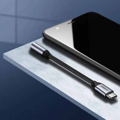 7. Ugreen Kopfhöreradapter mit 3,5 mm Miniklinke auf USB Typ C 10 cm grau (30632)