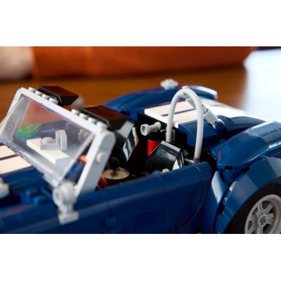 11. LEGO ICONS 10357 Shelby Cobra 427 S/C