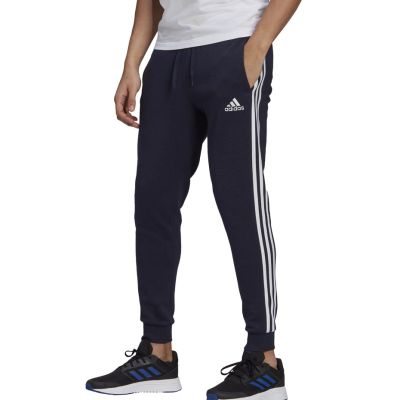 7. adidas Essentials Slim 3-Streifen Hose M GM1090