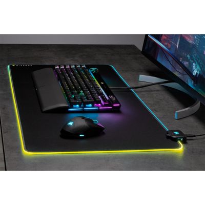 6. Corsair MM700 RGB Extended XL Gaming-Mauspad