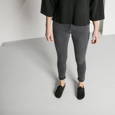 7. Birkenstock Boston Shearling Black Damen Clogs aus Wolle, isoliert, Wildleder, schmal (0259883)