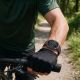 4. Tech-Protect Iconband Pro für Samsung Galaxy Watch Ultra 47 mm – Schwarz und Rot
