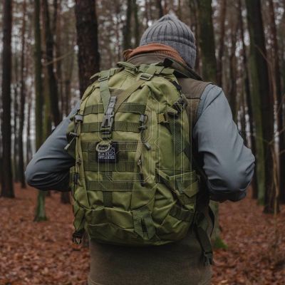 11. Offlander Survival Trekker 25L Rucksack OFF_CACC_34GN