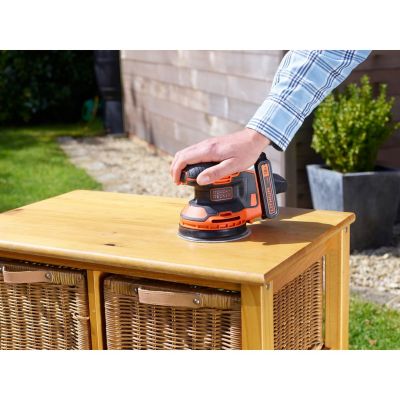 8. Black & Decker BDCROS18N-XJ Exzenterschleifer, 12000 U/min, Schwarz, Orange