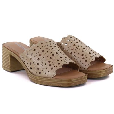3. Beige Damen-Pantoletten mit Lochmuster und Absatz, Modell M.Daszyński MR2598-7