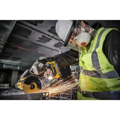 5. 18V Akku-Kreissäge 76mm DEWALT DCS438N