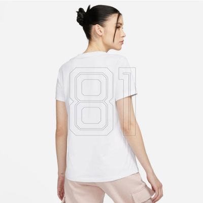 6. Nike Sportswear T-Shirt W DN5878 063