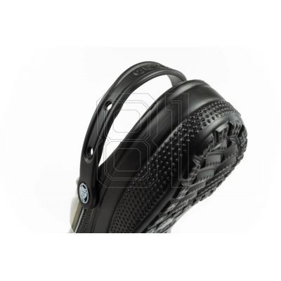 7. Crocs Classic Clog 206624-001