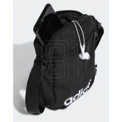 4. adidas Essentials Organizer-Tasche HT4738