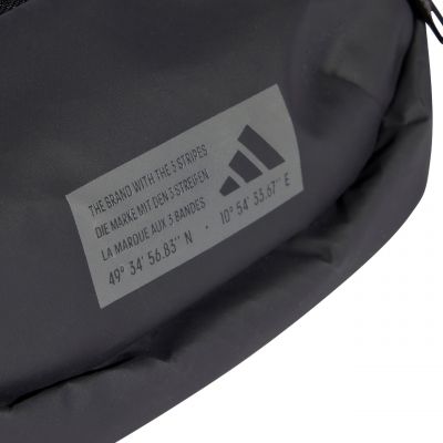 6. adidas Hybrid IT4588 Tasche