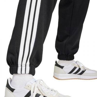 10. adidas Essentials 3-Streifen Fleece Loose-Fit Hose W JE1276