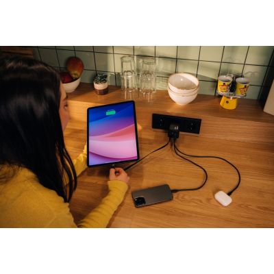 11. Verbatim Gan 65W Ladegerät mit 2x USB-C PD, 1x USB-A, Rücklaufkabel 32217
