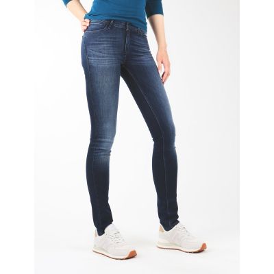 2. Wrangler Jaclyn Dark Lake W W26DU468Y Jeans