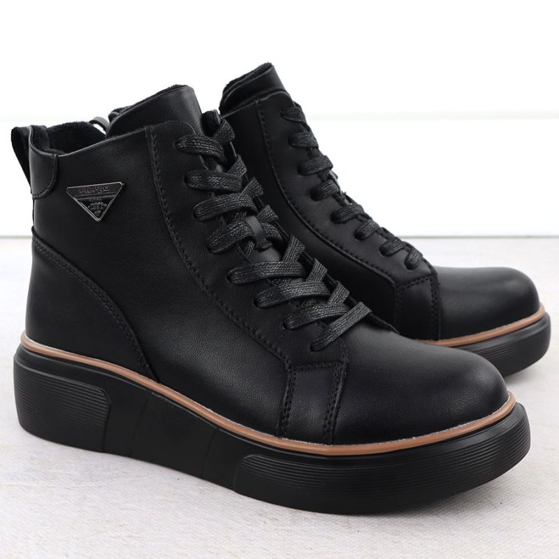 3. Schwarze Damen-Lederstiefeletten mit Keilabsatz Filippo DBT6452