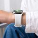 6. Tech-Protect Silikonarmband für Apple Watch 40 / 41 / 42 mm – Weiß