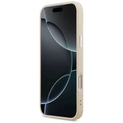 5. Guess MagSafe-Hülle mit Dreieckslogo für iPhone 17 Pro – Beige