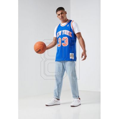 4. Mitchell & Ness NBA Swingman New York Knicks Patric Ewing T-Shirt SMJYGS18186-NYKROYA91PEW