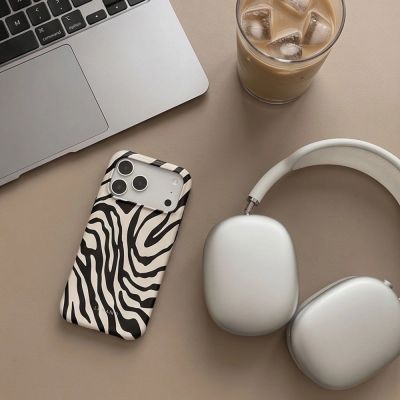 6. Tech-Protect Lamano MagSafe Hülle für iPhone 18 Pro / 17 Pro - weiß und schwarz