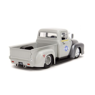 8. Jada Toys Street Fighter 1956 Ford Pickup Automodell 1:24
