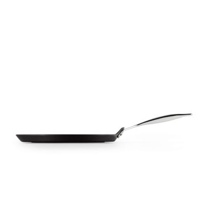 3. Le Creuset Antihaft-Pfannkuchenpfanne 28 cm