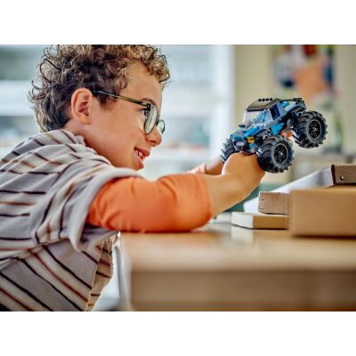 7. LEGO City 60402 Blauer Monstertruck