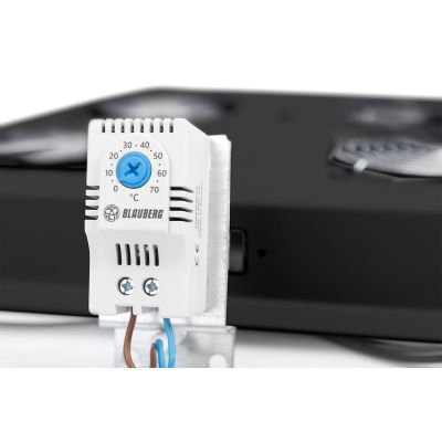 5. Digitus 19"-Lüftungspanel für Serverschränke der Unique-Serie, 4 x Lüfter, Thermostat, Schwarz
