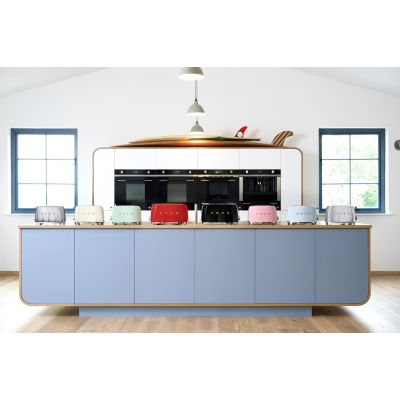 5. Smeg TSF02BLEU Toaster, schwarz, 4 Scheiben, Metallgehäuse