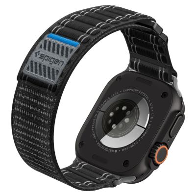 8. Spigen WBF0 Armband für Apple Watch 44 / 45 / 46 / 49 mm - Schwarz