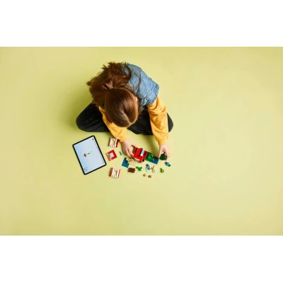 10. LEGO Minecraft 21275 TNT Dschungelhaus