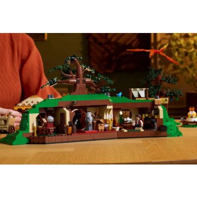 14. LEGO Icons 10354 – Der Herr der Ringe: Das Auenland
