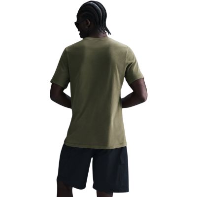 2. Nike Sportswear Herren-T-Shirt Olivgrün AR5004 222