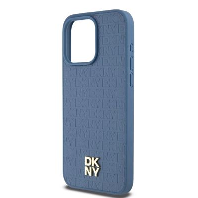 6. DKNY MagSafe-Hülle aus Leder mit Monogrammmuster und Metalllogo für iPhone 15 Pro Max – Blau