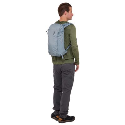 11. Thule AllTrail Trinkrucksack 16 L - Teich