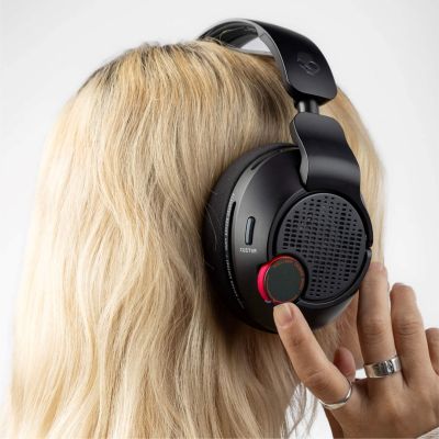 4. SKULCANDY Gaming-Headset Crusher PLYR 720 Wireless Univ