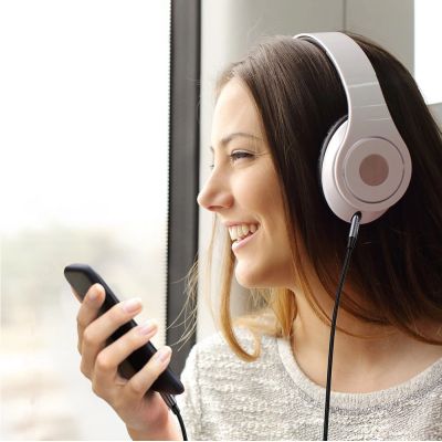 7. Ugreen Kabel AUX MFI Lightning Audiokabel - 3,5 mm Miniklinke 1 m grau (70509)