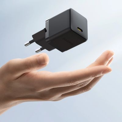 5. Baseus Palm 30W USB-C Wandladegerät - Weiß