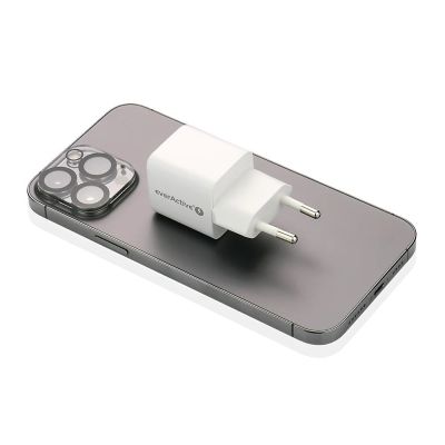 7. EVERACTIVE GAN Wandladegerät 1 x USB, 1 x USB-C Schnellladefunktion 3.0 20W Weiß SC-330Q