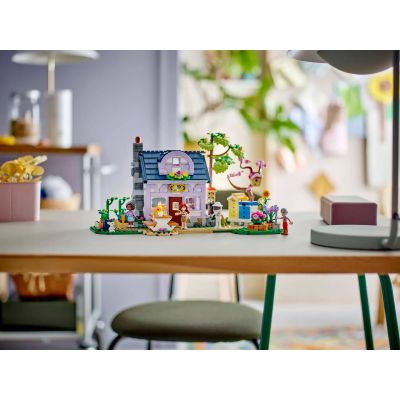 11. LEGO FRIENDS 42669 Imkerhaus und Blumengarten