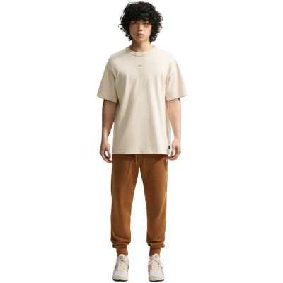 6. Nike Club Herrenhose Braun FN3801 270