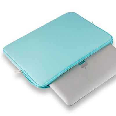 3. Universelle Laptophülle 15,6'' – Hellblau