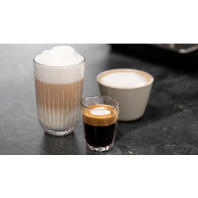 9. Siemens TP713RO9 EQ700 Espressomaschine (schwarz; 19 bar)