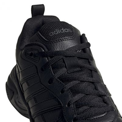 5. Adidas Strutter M EG2656 Schuhe