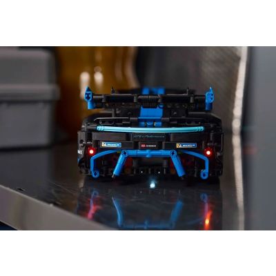 24. LEGO Technic 42176 Porsche GT4 e-Performance Rennwagen