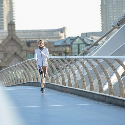 4. Reebok RRAC-10130GR Lauf-Halswärmer