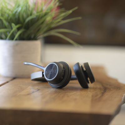 68. HP Voyager 4320 USB-C Headset
